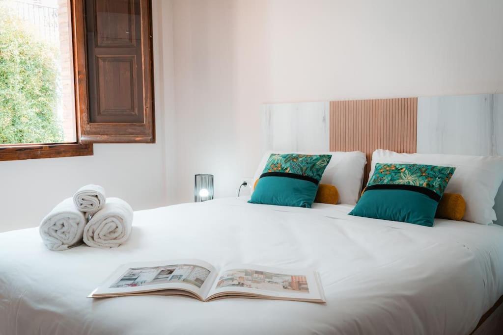 Qh Caldeleria Vieja Apartment Granada Luaran gambar