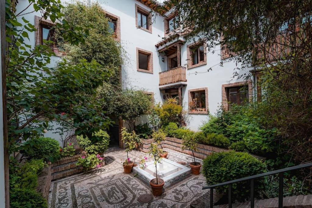 Qh Caldeleria Vieja Apartment Granada Luaran gambar